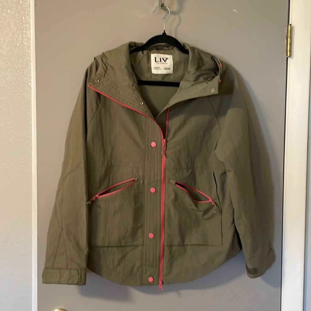 Liv Outdoor olive green water resistant packable  jacket size XS